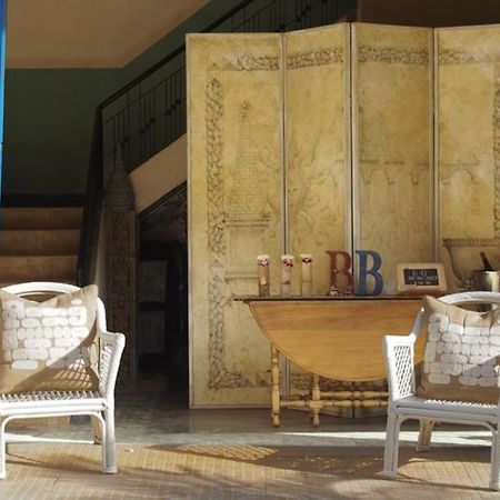 Bric-A-Brac Otel Battambang Dış mekan fotoğraf