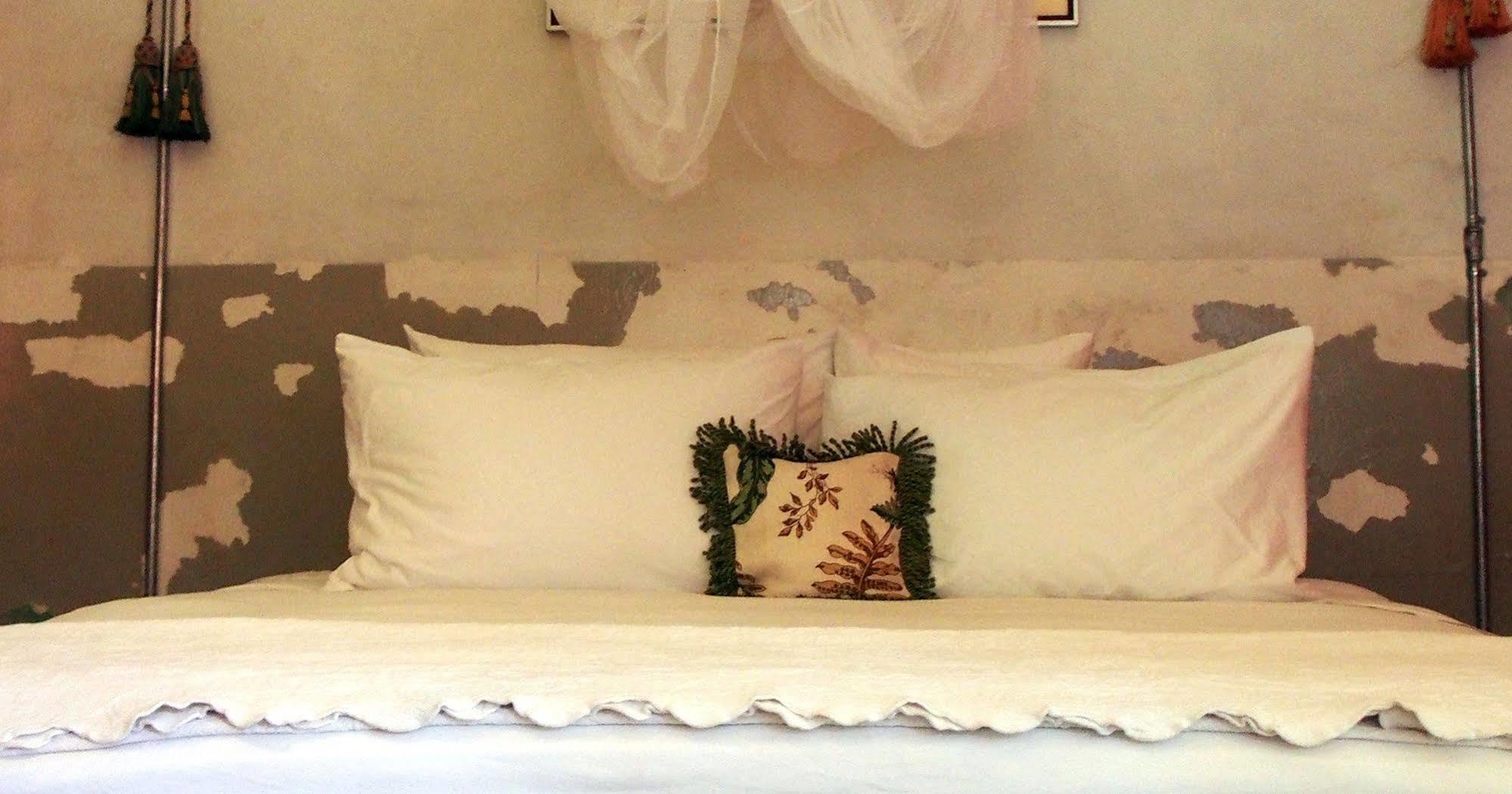 Bric-A-Brac Otel Battambang Dış mekan fotoğraf